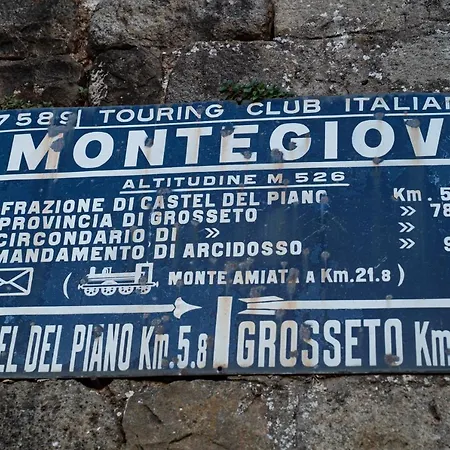 Casa Angolo Cantina Nel Castello Montegiovi Exterior foto