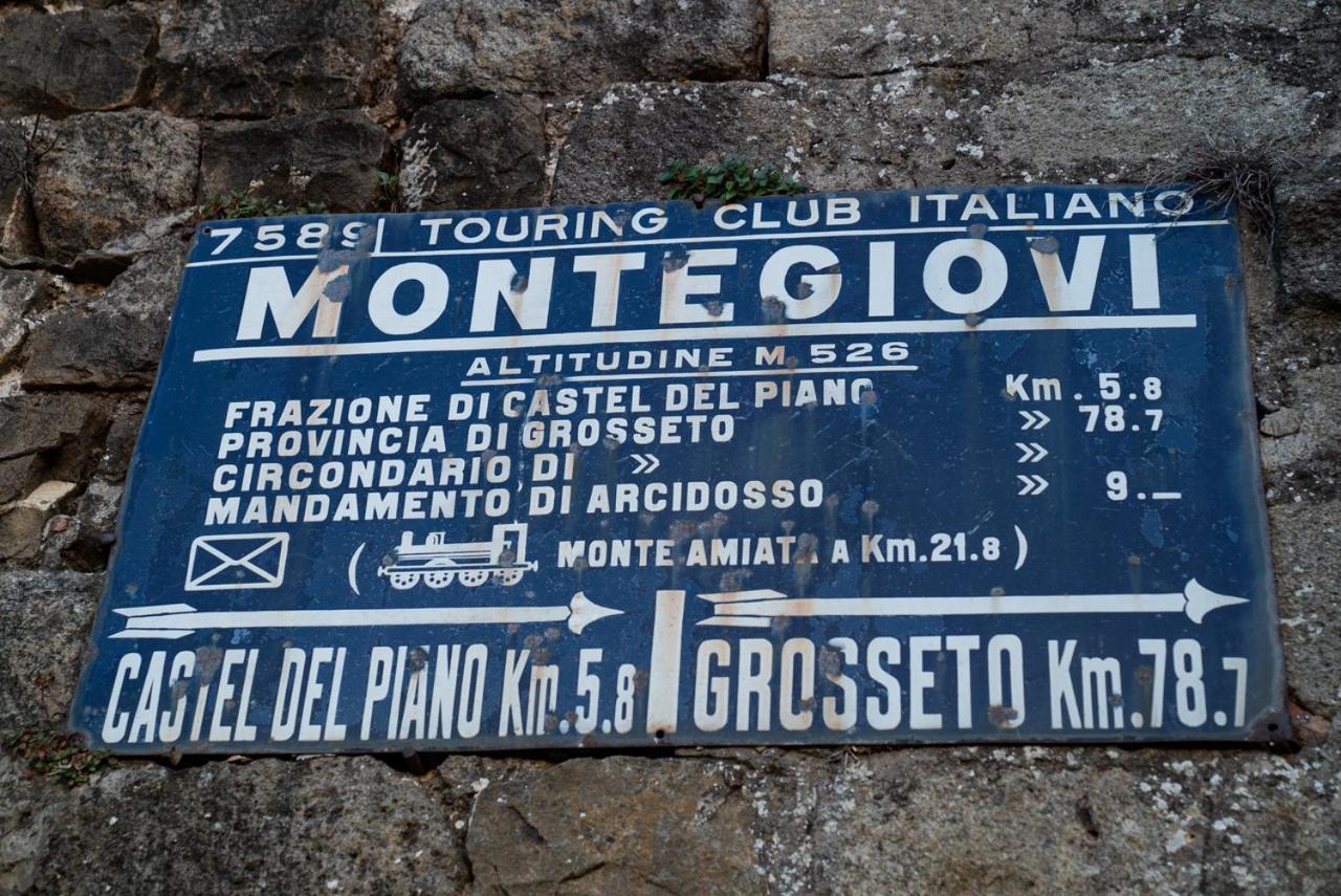 Apartamento Casa Angolo Cantina Nel Castello Montegiovi